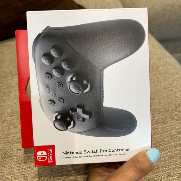 Used Nintendo Switch Pro Controller - Picture 3 of 8